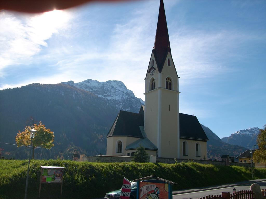 ホテル ガストホフ ツム レーウェン Sankt Jakob im Lesachtal エクステリア 写真