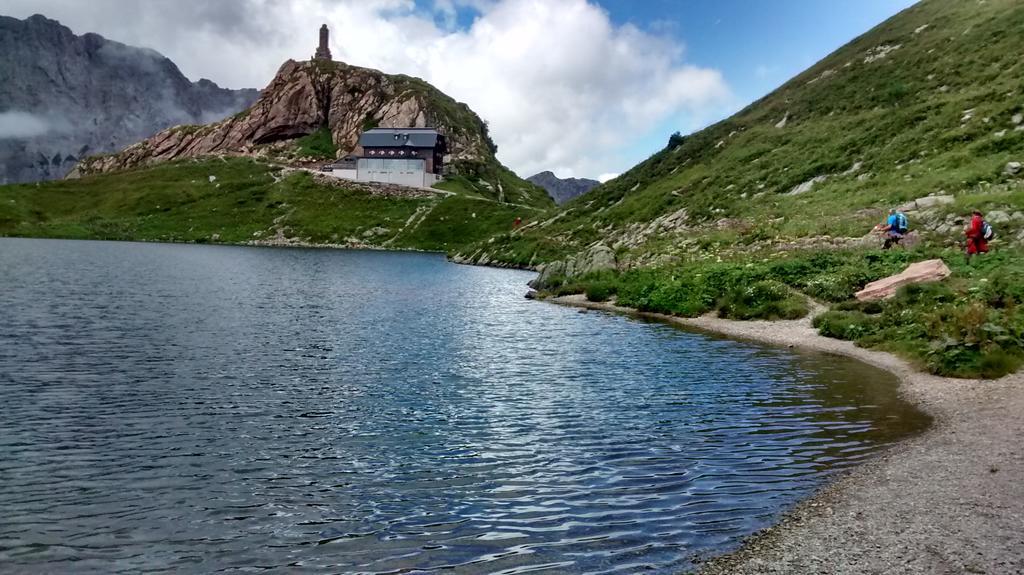 ホテル ガストホフ ツム レーウェン Sankt Jakob im Lesachtal エクステリア 写真